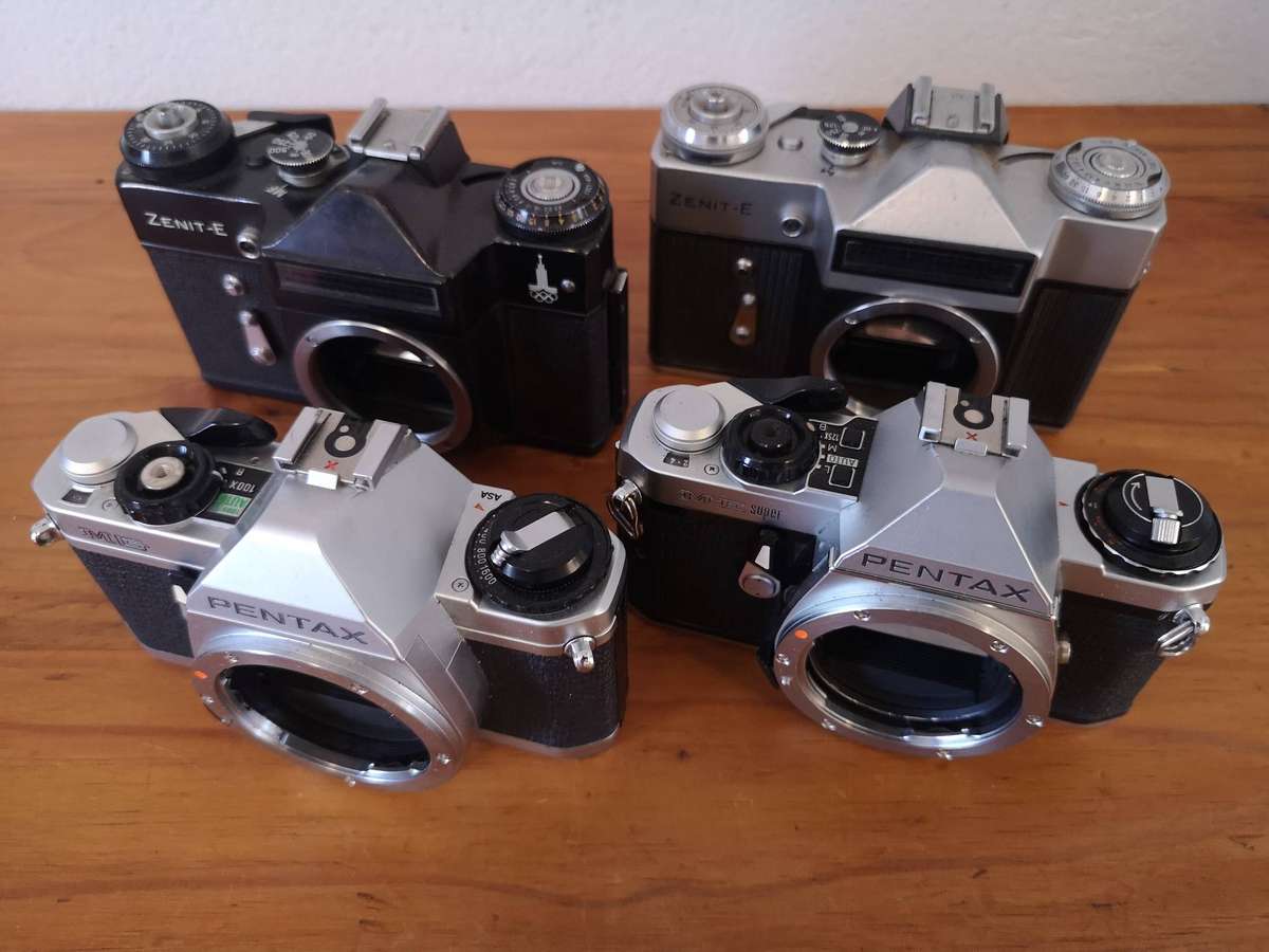 35mm film SLR camera bodies - set of 4