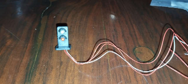 Ground Based Electric Signal - Red and Green - HO Scale