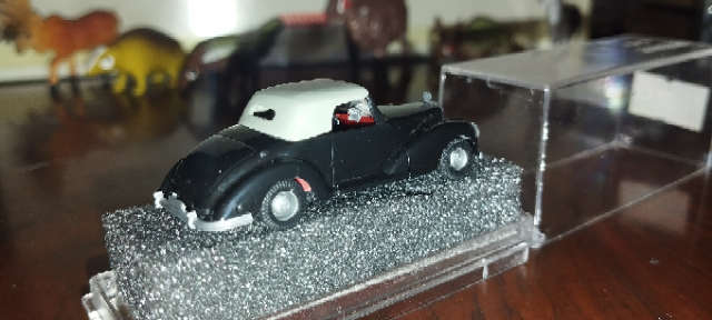 Vollmer Mercedes Benz 300 S Cabriolet - Closed - 1/87 Scale