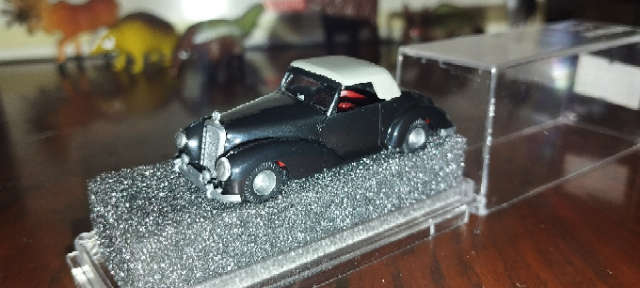 Vollmer Mercedes Benz 300 S Cabriolet - Closed - 1/87 Scale