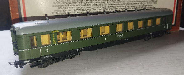 Liliput DR 2nd Class Compartment Coach - Stuttgart 83502 - HO Scale