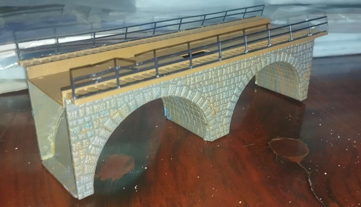2 Arch Single Rail Stone Bridge - HO Scale