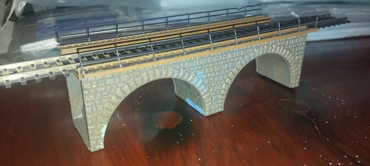 2 Arch Single Rail Stone Bridge - HO Scale