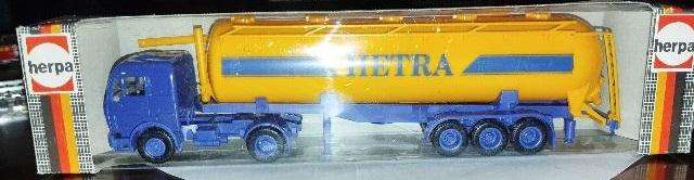 Herpa Mercedes Benz Grain Tanker Lorry - 1/87 Scale