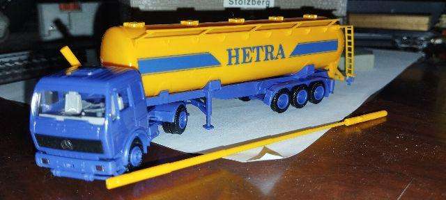 Herpa Mercedes Benz Grain Tanker Lorry - 1/87 Scale