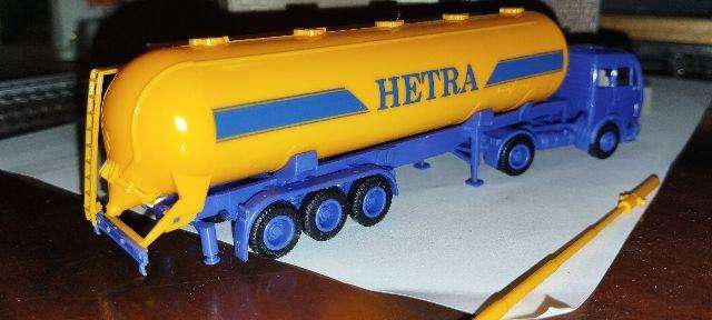 Herpa Mercedes Benz Grain Tanker Lorry - 1/87 Scale