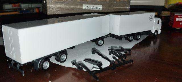 Herpa Mercedes Benz Refrigerator Truck & Trailer - 1/87 Scale