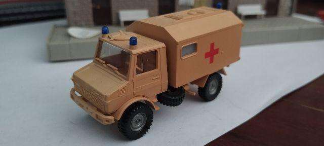 Roco Mercedes Benz Unimog Ambulance - 1/87 Scale