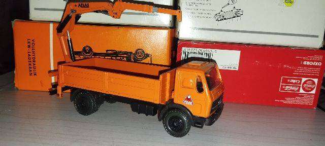 Conrad - Mercedes Benz Flatbed Truck with Atlas Hydraulic Crane - 1/50 scale