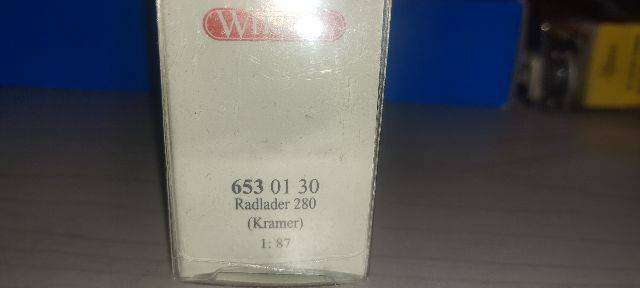 Wiking Kramer 280 Wheeled Loader with Operator - 1/87 Scale