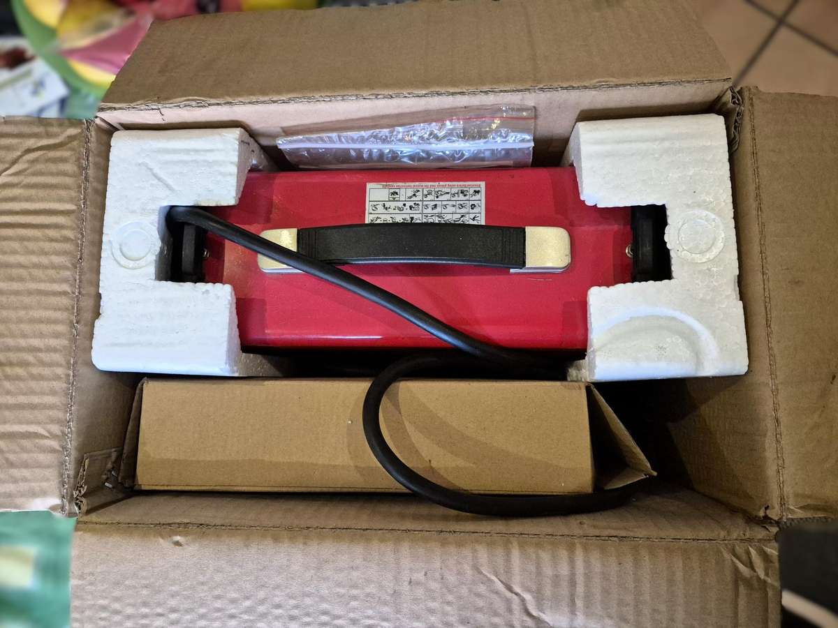 Disston Inverter Welder and Welding Helmet