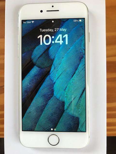 Apple I Phone 8 (64GB).....mint condition!!
