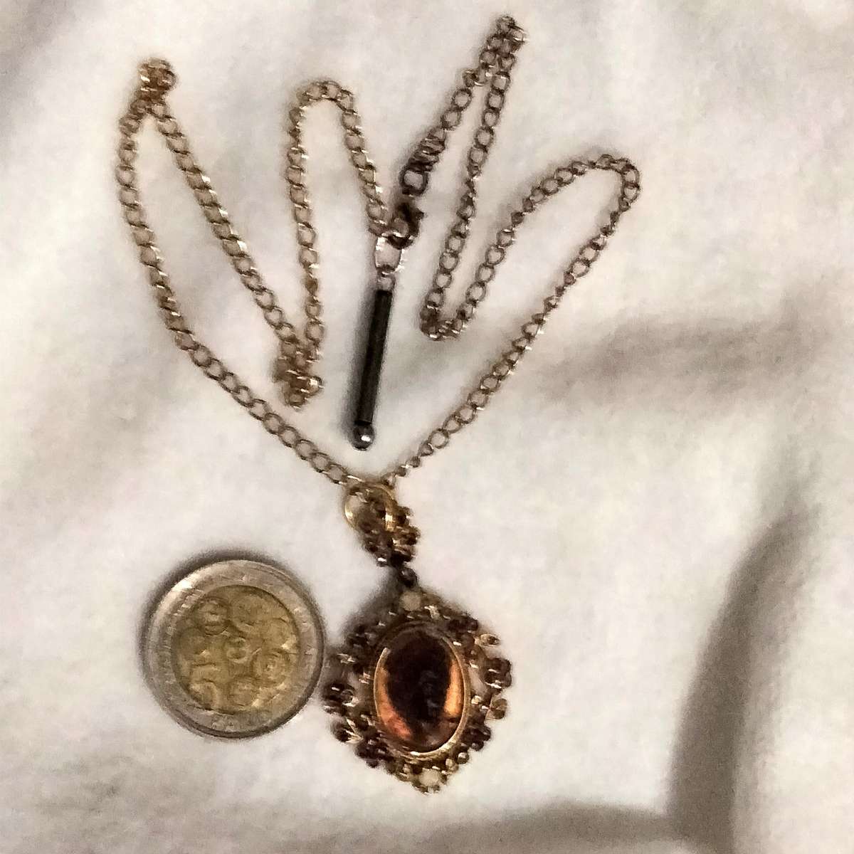 Necklace 1980 CAMEO 3D Glass Amethyst fab Rhinestones in flowers+leaves rope trim chain gold tone