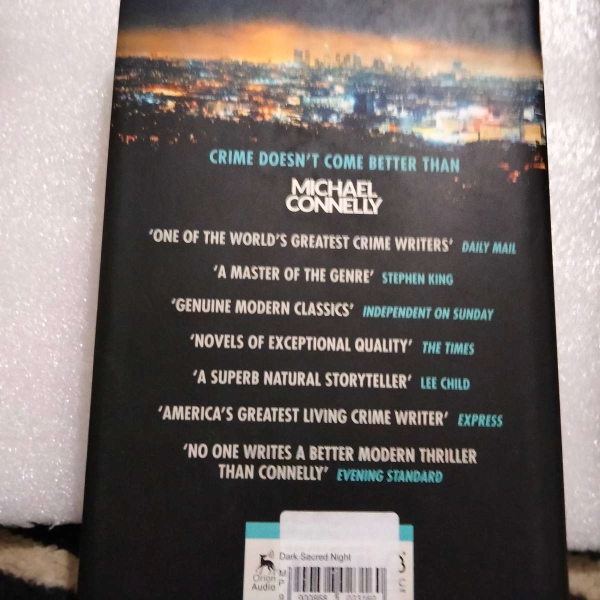 Michael Connelly Dark Sacred night 2018 author print Signed Signature pre-owned -soft cover-