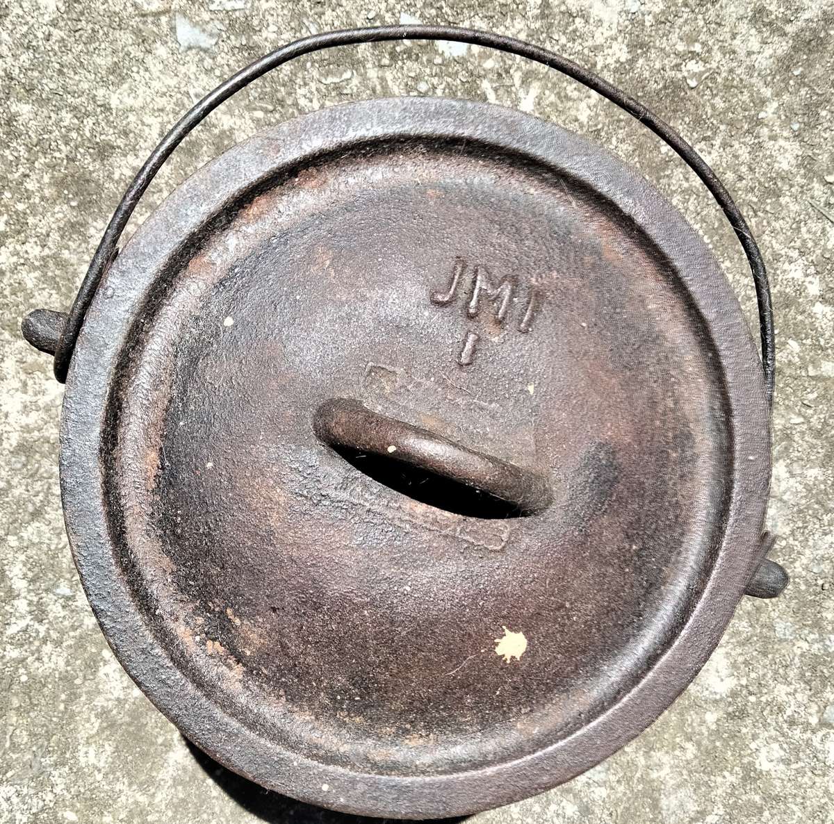 Cast iron black Pot 3 Leg - size JMI 1 -Falkirk - made in South Africa