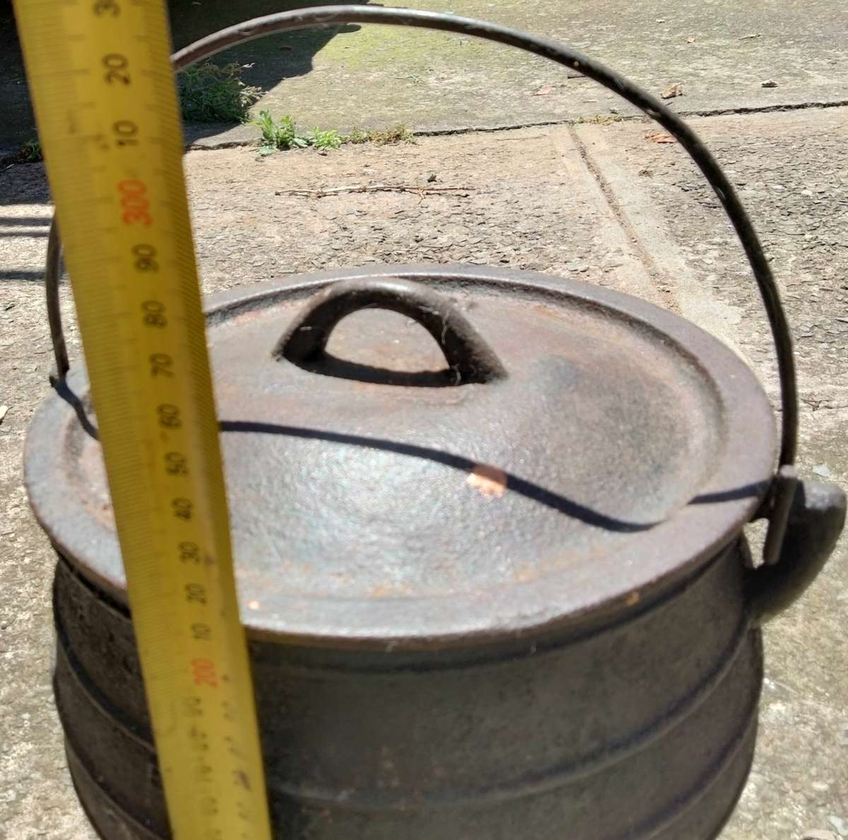 Cast iron black Pot 3 Leg - size JMI 1 -Falkirk - made in South Africa