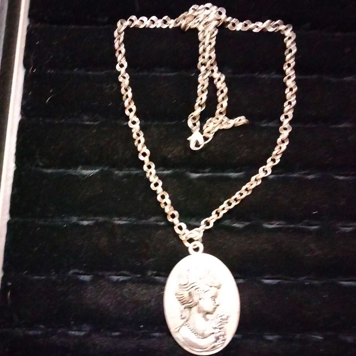 Necklace - Cameo Pendant metal embossed+ Silver tone Lobster clasp metal chain