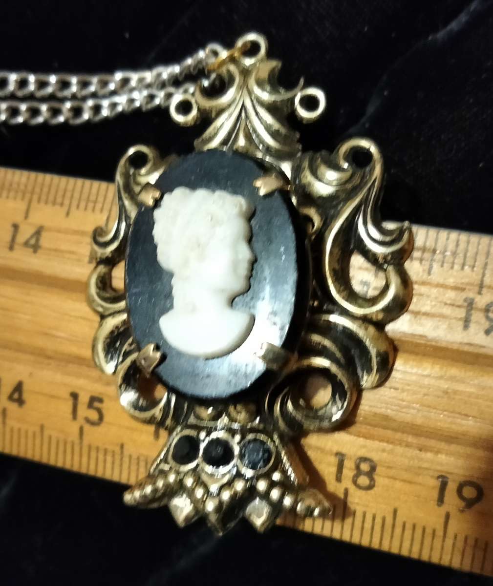 Necklace -Cameo Pendant 3 stonesFiligree  composite black Lobster clasp metal chain