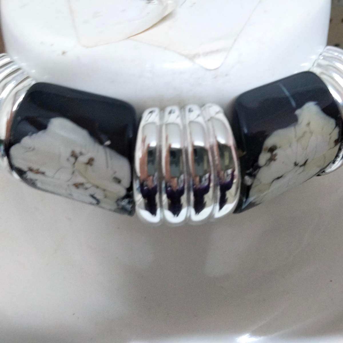 Absolutely STUNNING Bracelet large Silver black+white flower squares stretch elastic