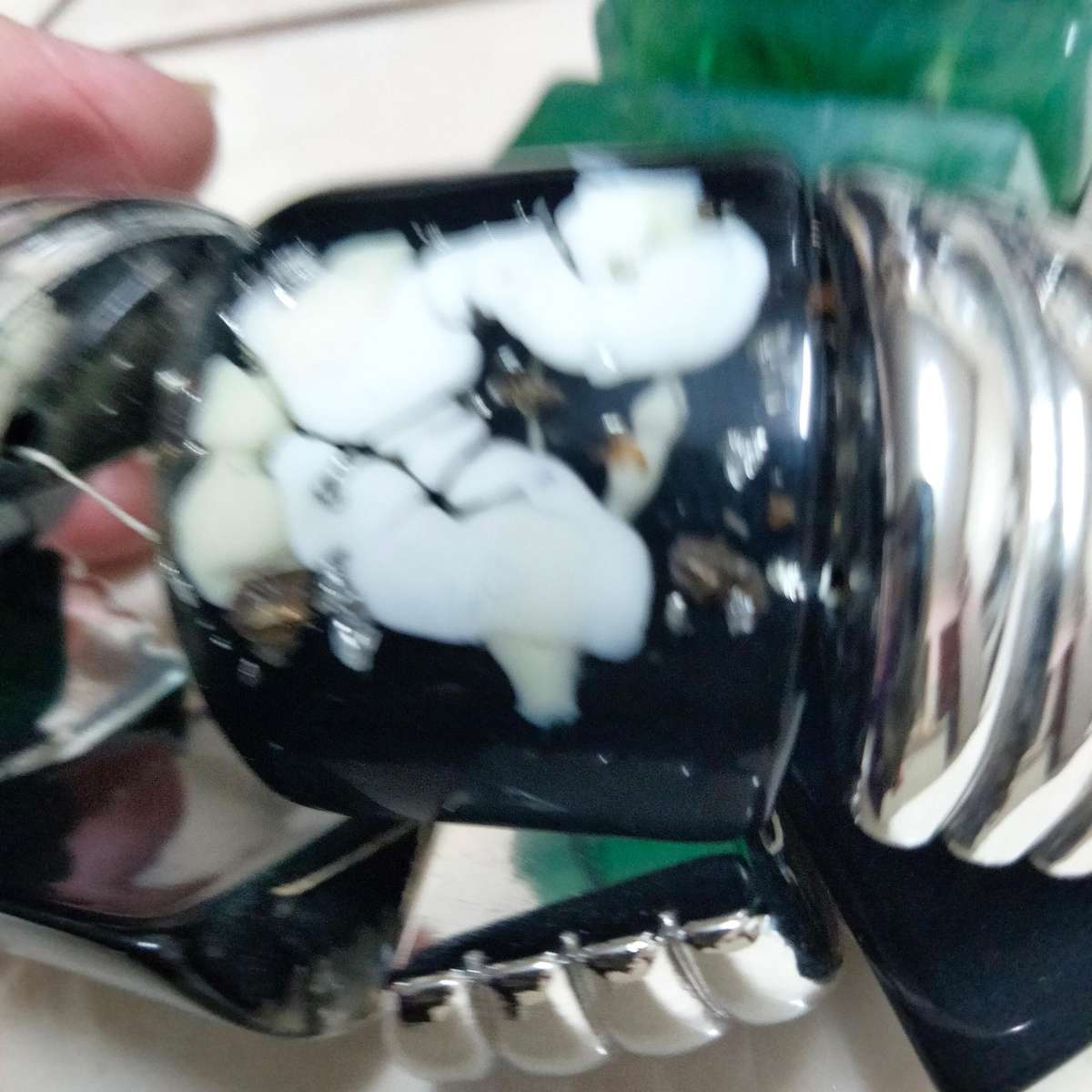 Absolutely STUNNING Bracelet large Silver black+white flower squares stretch elastic