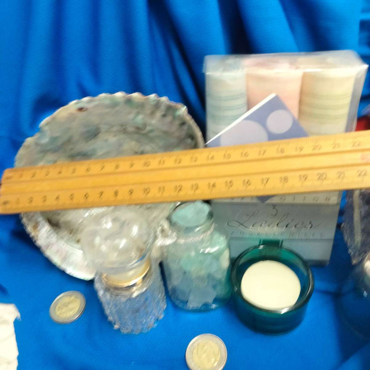 Abalone organic shell+2 glass bottles 1 full blue salt crystals+Perfume empty+stopper 3 hankies