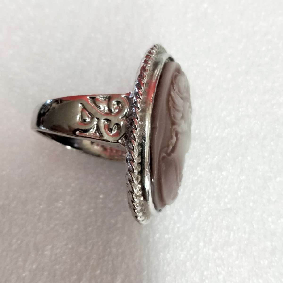 Dress RING Vintage White on purple composite Purple Cameo