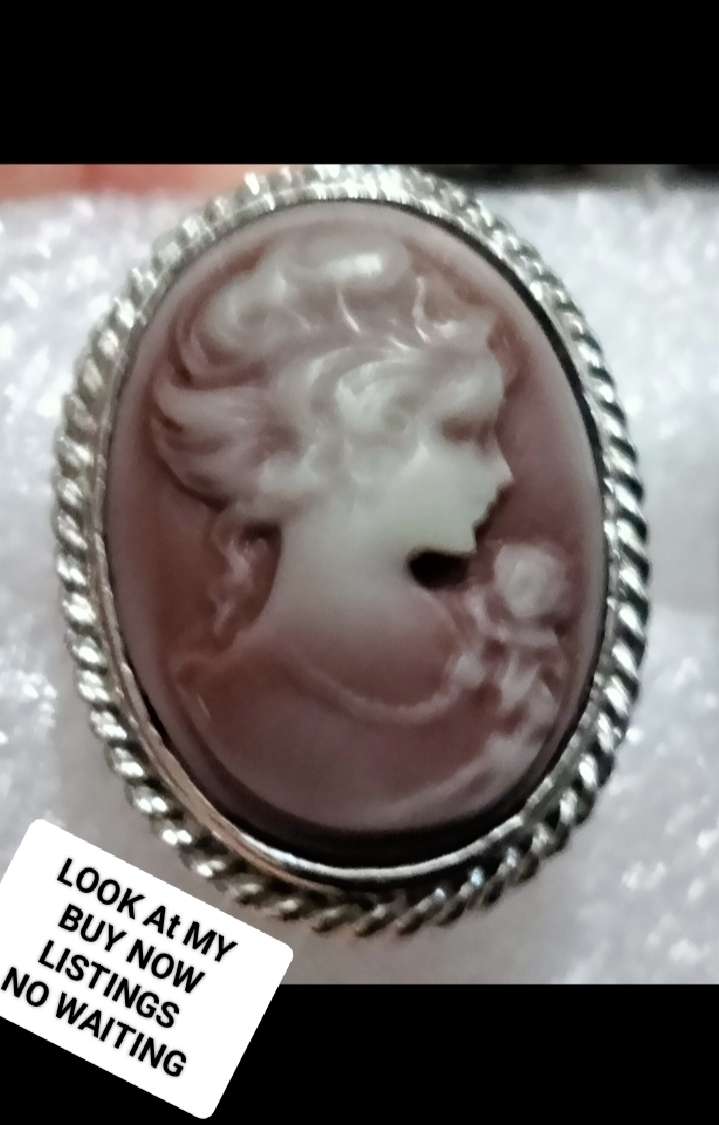 Dress RING Vintage White on purple composite Purple Cameo