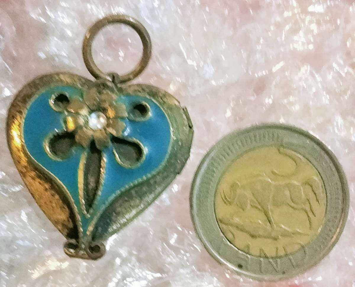 Pendant Heart Double sided hinged Nouveau style oxidised tone+1 chain metal tone+COIN Purse