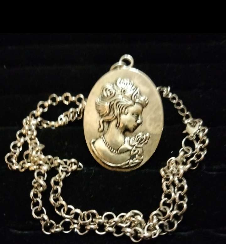Necklace - Cameo Pendant metal embossed+ Silver tone Lobster clasp metal chain
