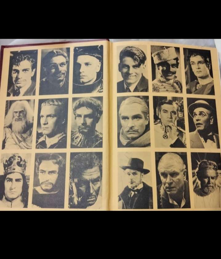 Olivier Confessions of an Actor-Hard Cover PB1982 Has lots black +white pics Pre-owned no dust cover