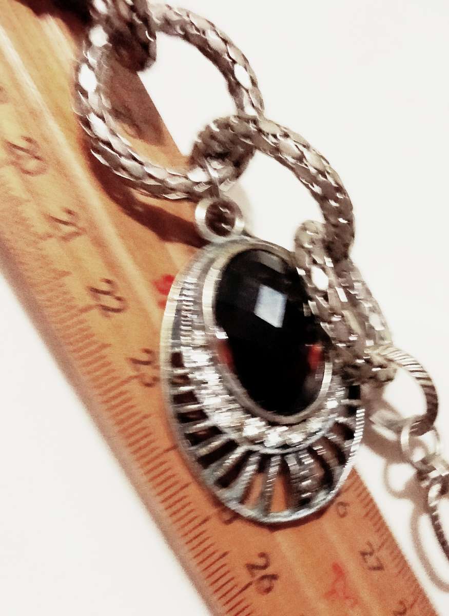 Necklace Pendant filigree Faceted synthetic stone crystal embellished 5 snake round links on beaded