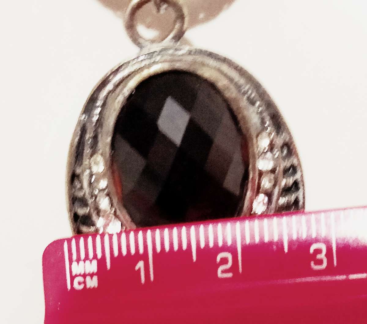 Necklace Pendant filigree Faceted synthetic stone crystal embellished 5 snake round links on beaded