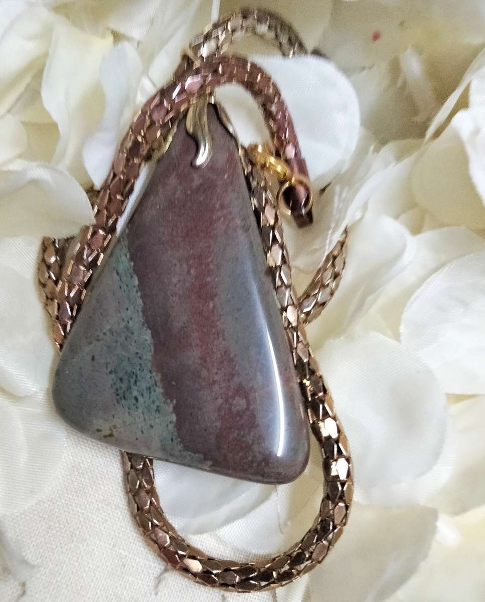 Art deco style Pendant Pinkish Semi Precious Gem Stone Gold tone Chain LOOK At My BUY NOW-NO WAITING