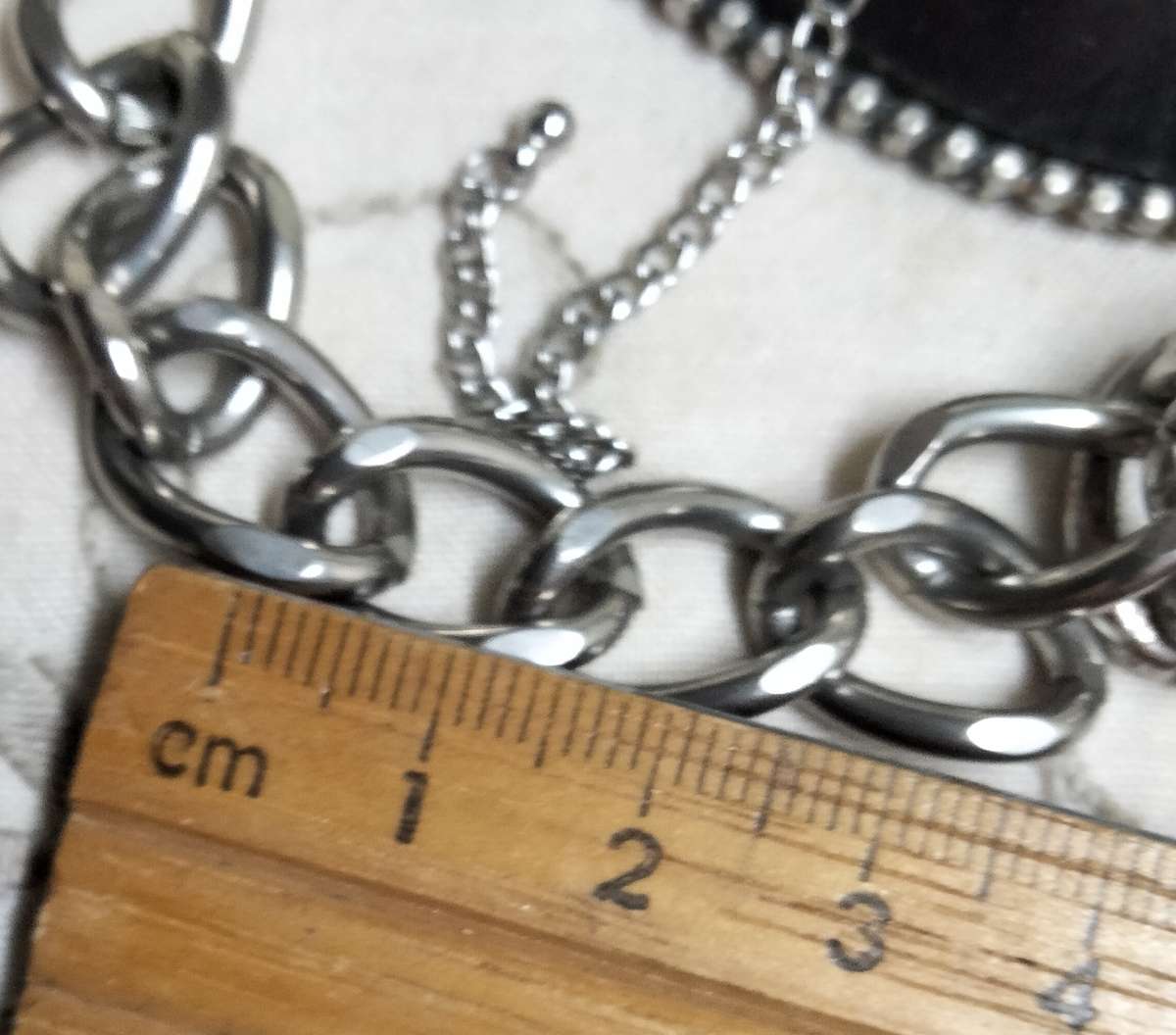 NECKLACE- STUNNING -LARGE black PENDANT studded silver tone synthetic + Chain Chunky SILVER tone