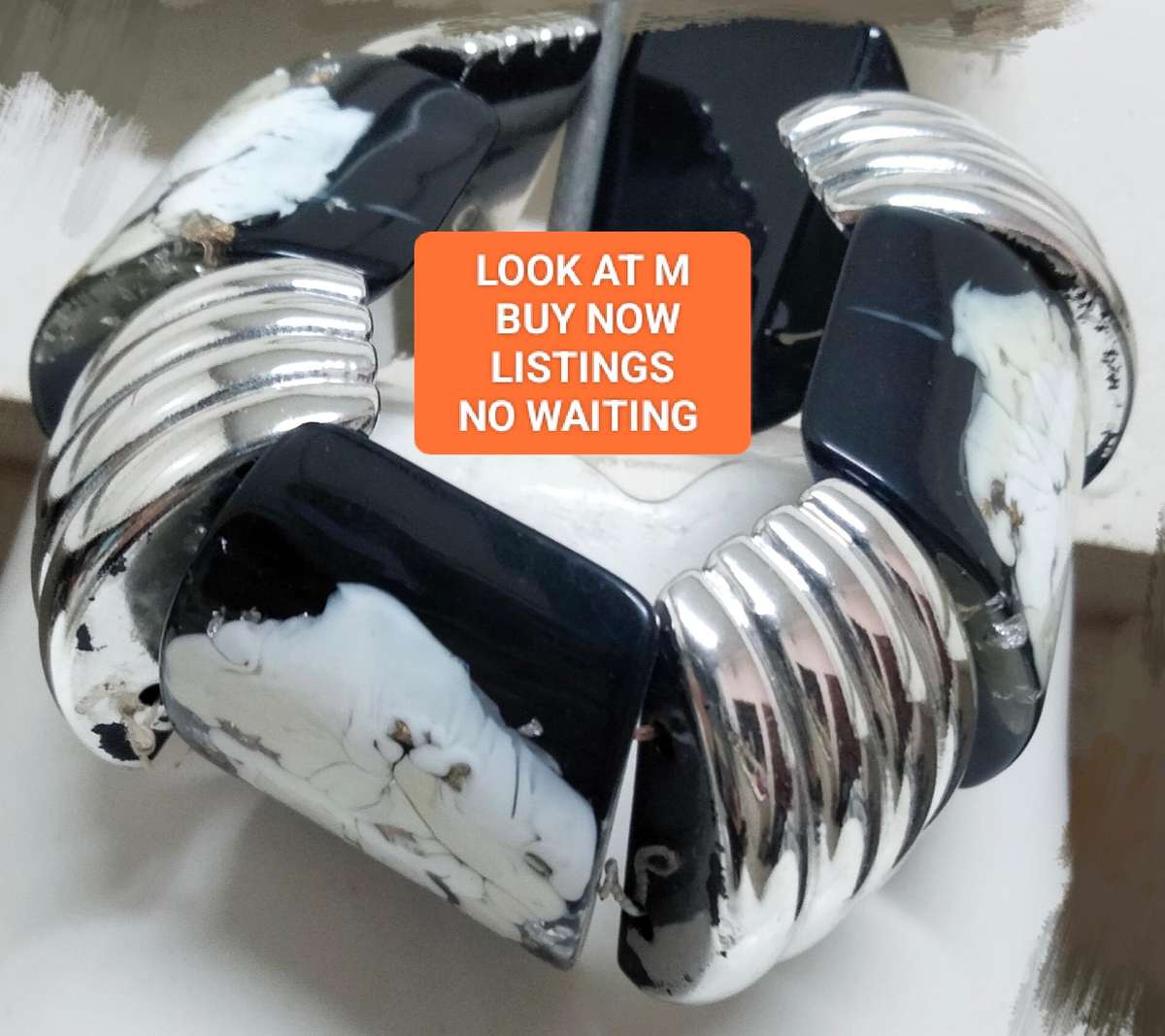 Absolutely STUNNING Bracelet large Silver black+white flower squares stretch elastic