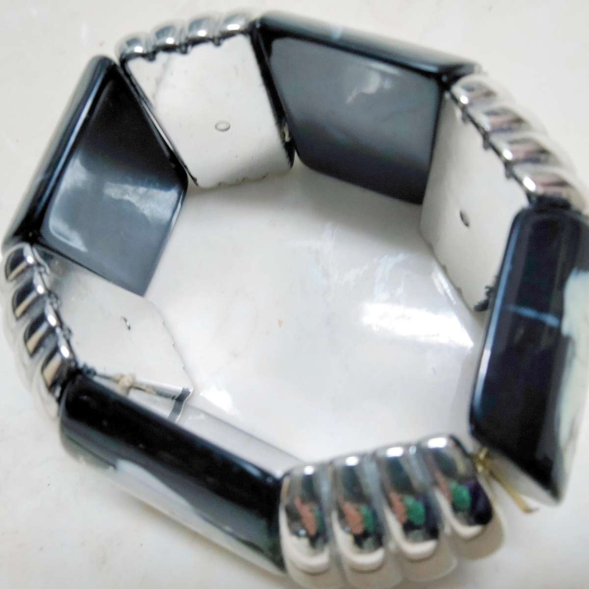 Absolutely STUNNING Bracelet large Silver black+white flower squares stretch elastic