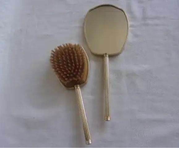 Mirror+Brush2 piece Set Vanity dressing table decor Blue floral Vintage 1960s Gilding loss