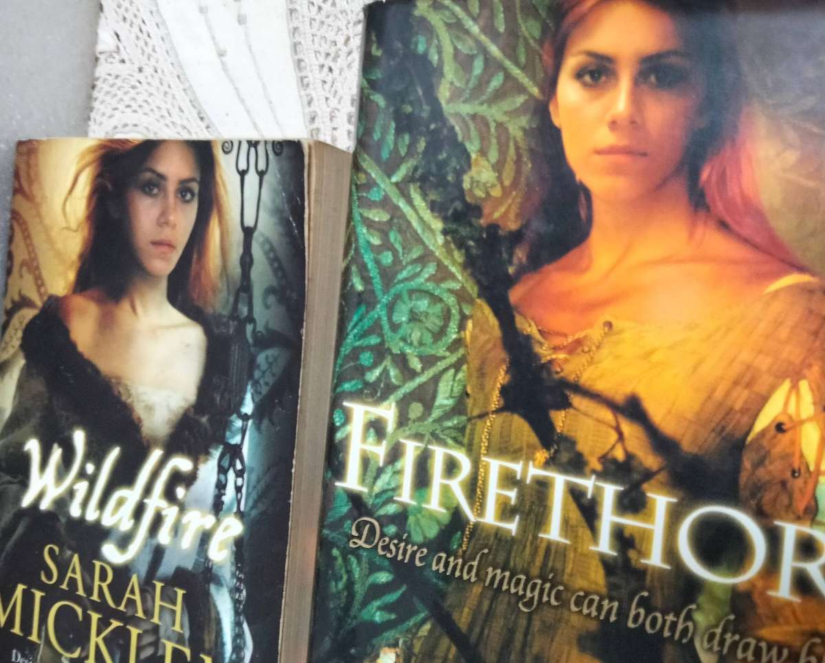 Book1 FIRETHORN+2 WILDFIREdesire+magic can both draw blood Sarah MicklemLOOK AtMy BUY NOW-NO WAITING