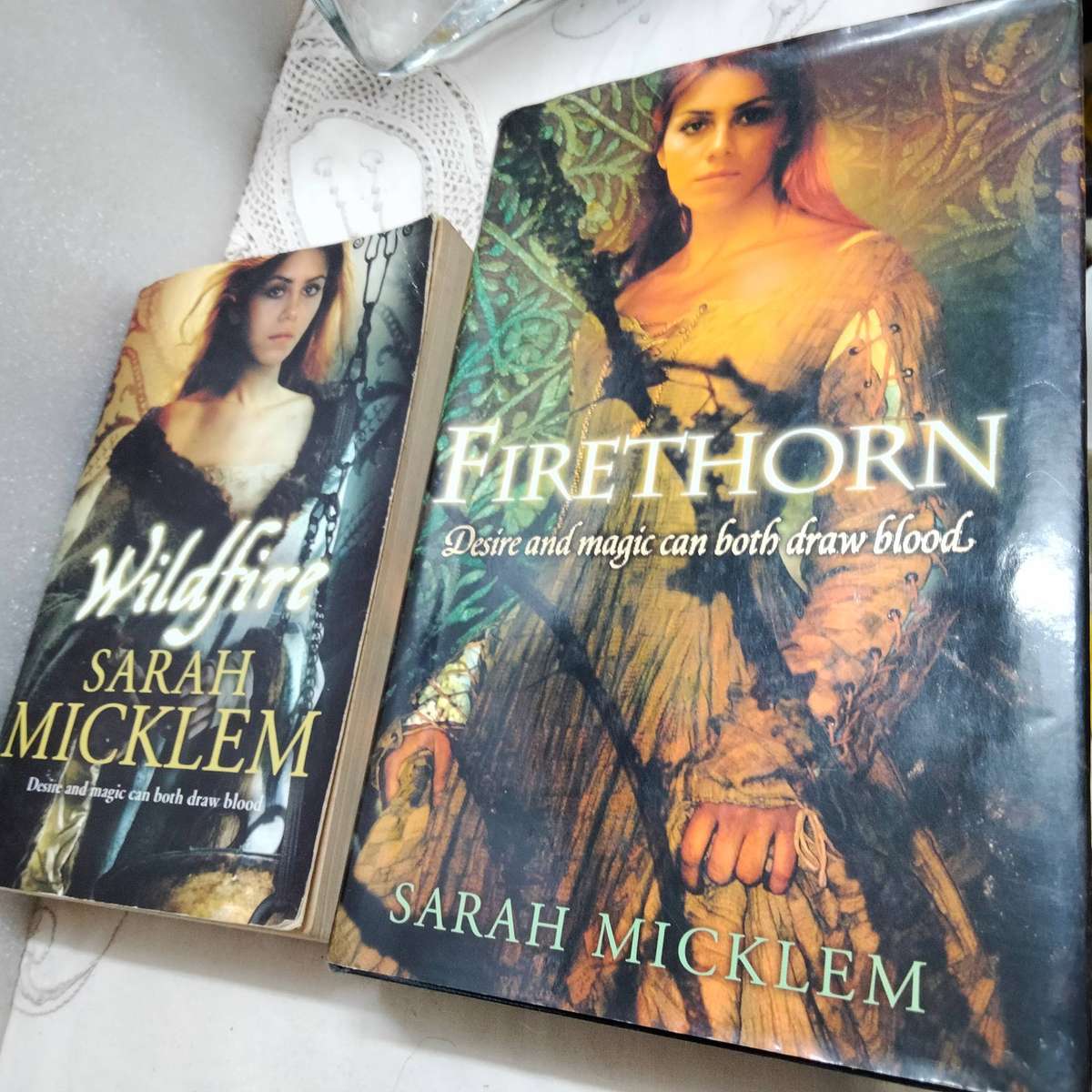 Book1 FIRETHORN+2 WILDFIREdesire+magic can both draw blood Sarah MicklemLOOK AtMy BUY NOW-NO WAITING
