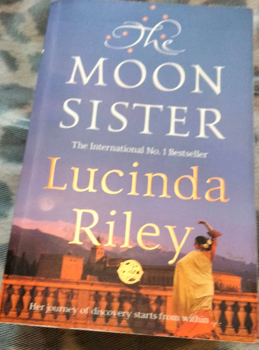 Lucinder Riley-4 booksMISSING Sister,MOON Sister,SHADOW Sister PEARLSisterSERIES Pre-owned Softcover