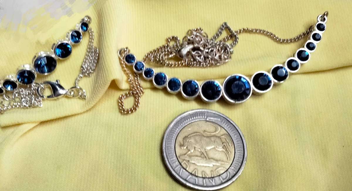 Necklace+Bracelet Aurora Borealis crystals old-time metal blue stones