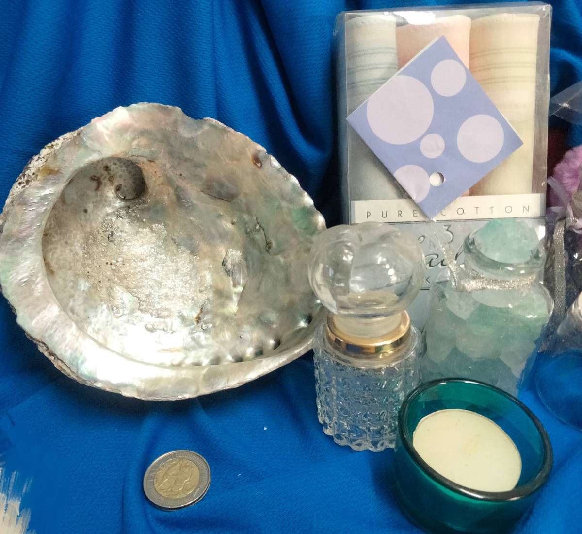 Abalone organic shell+2 glass bottles 1 full blue salt crystals+Perfume empty+stopper 3 hankies
