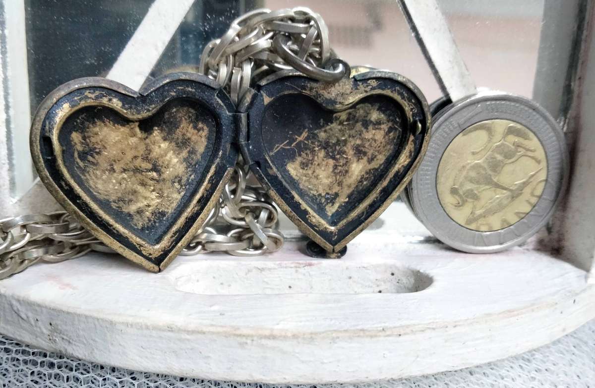 Pendant Heart Double sided hinged Nouveau style oxidised tone+1 chain metal tone+COIN Purse