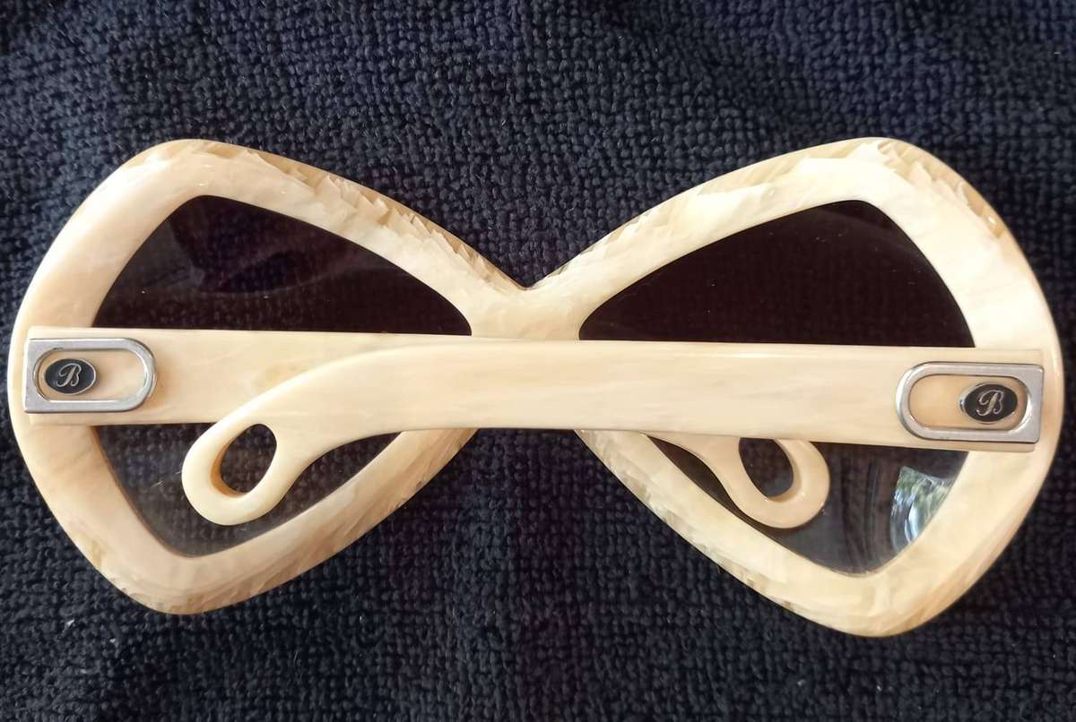 Vintage rare oversized Osiris sunglasses