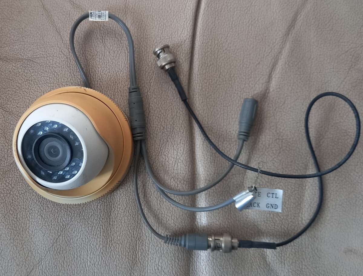 Hikvision camera s x 2