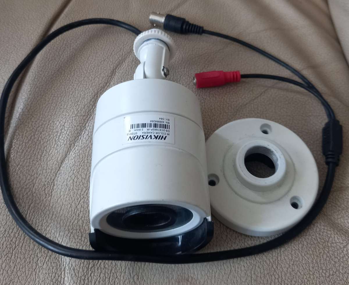 Hikvision camera s x 2