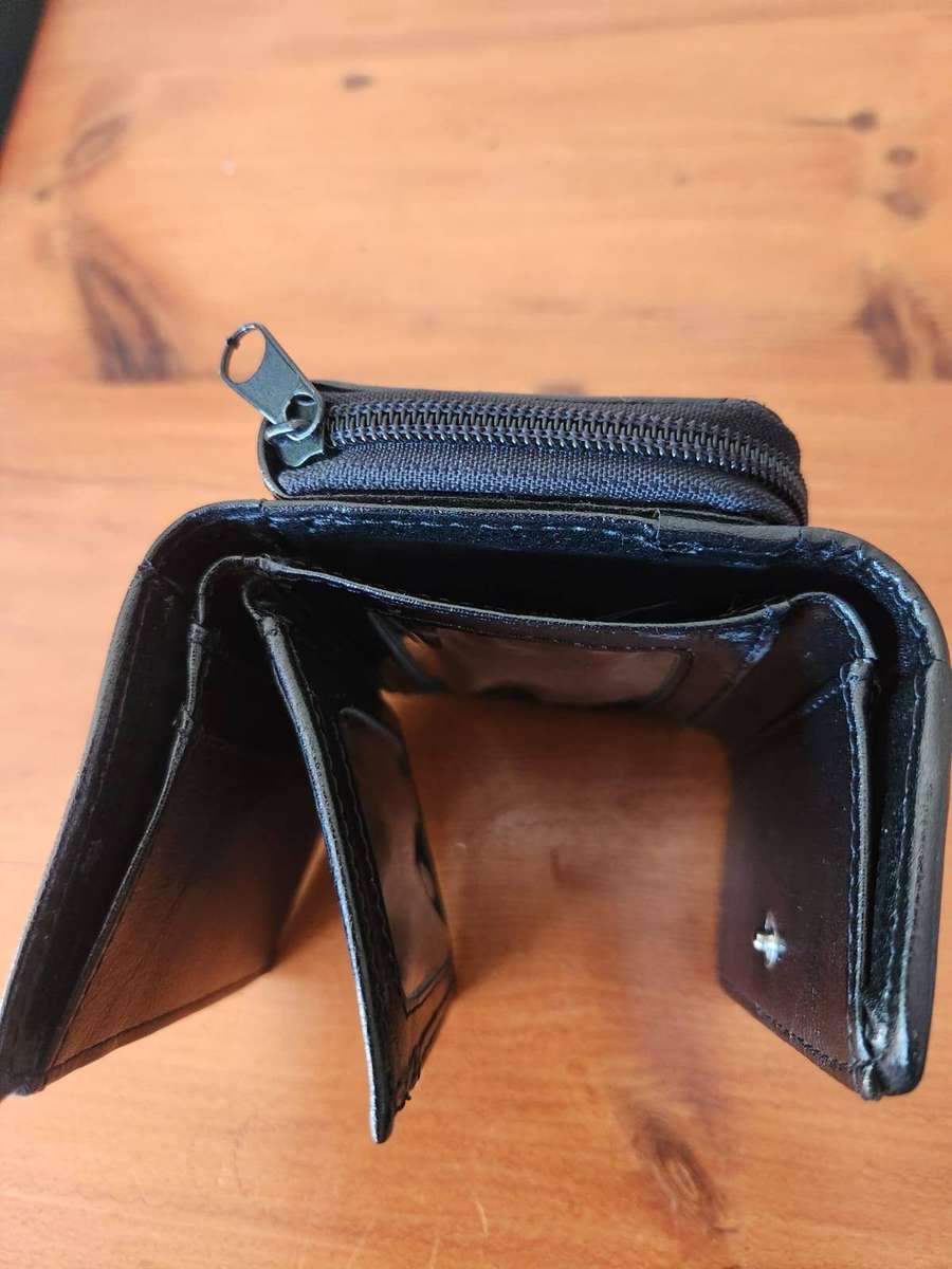Fino Italy black faux leather card holder organizer purse.