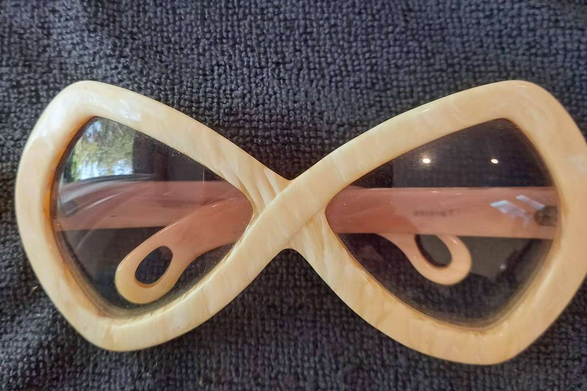 Vintage rare oversized Osiris sunglasses