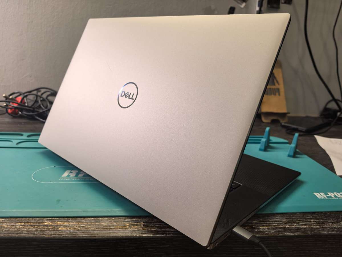 Dell XPS 17 - 9730