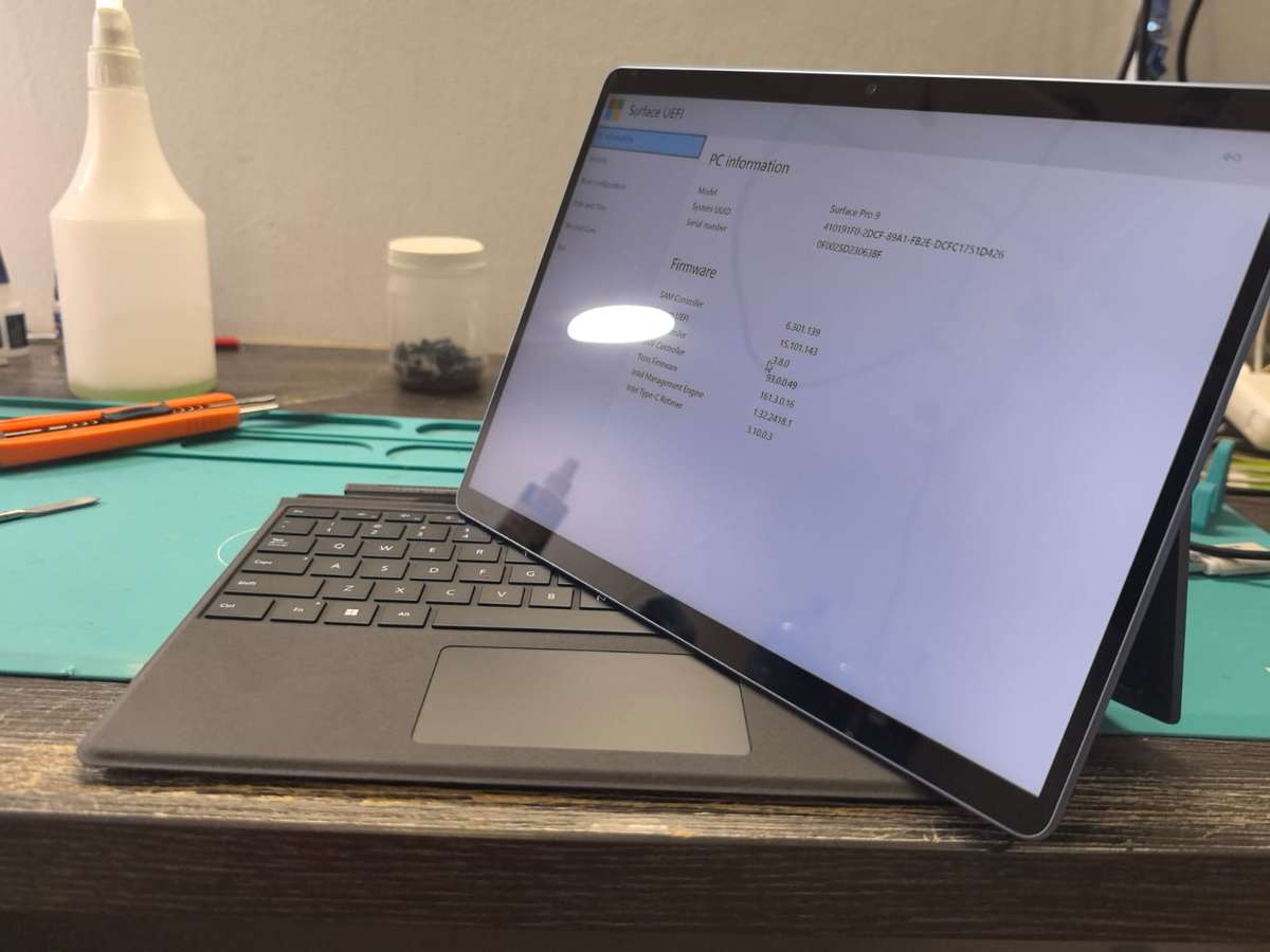 Microsoft Surface Pro 9 + Keyboard + Pen